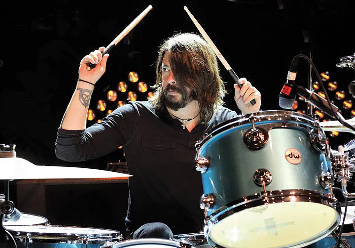 Da solo contro tutto: come Dave Grohl ha registrato il primo disco dei Foo Fighters